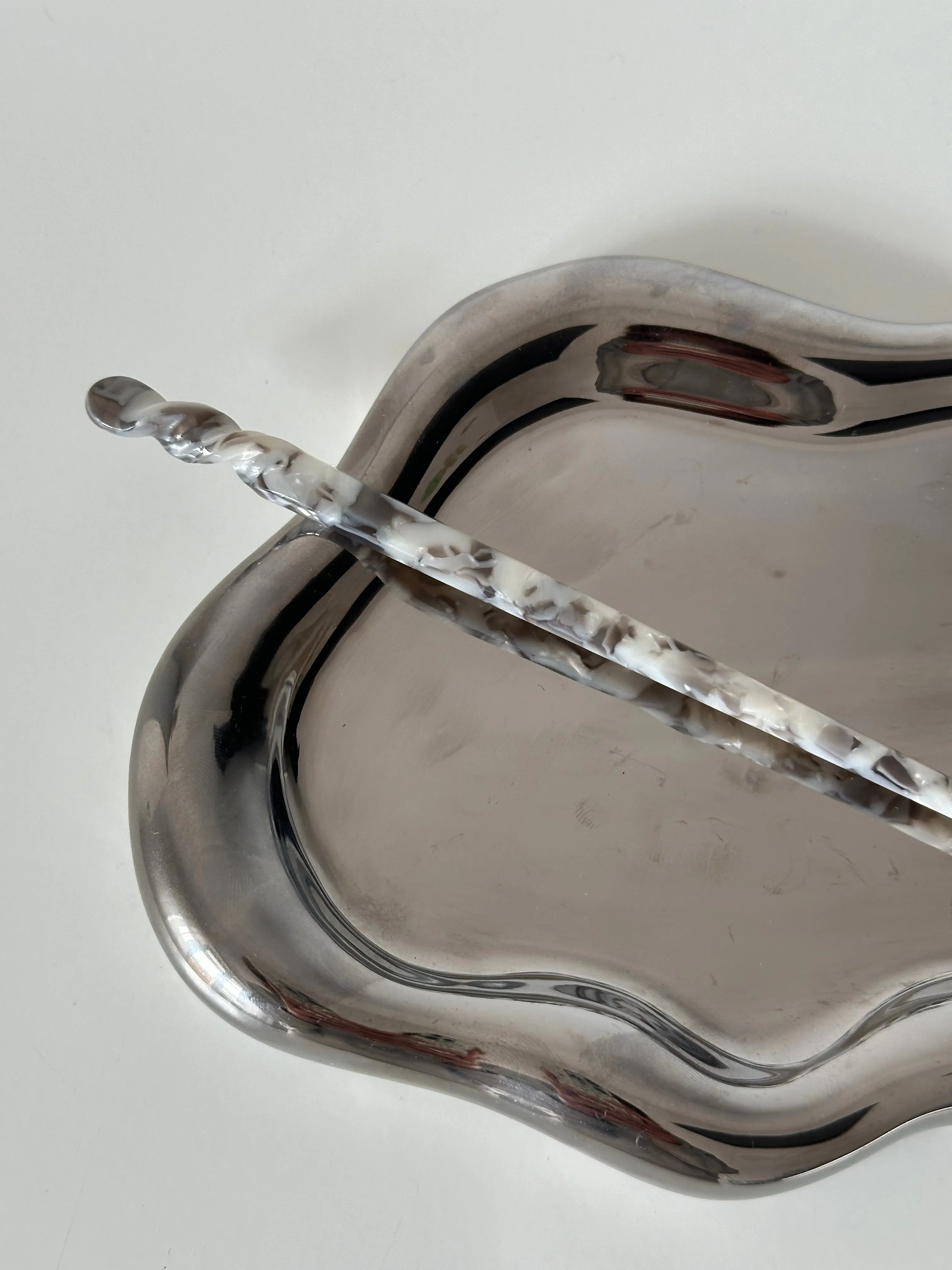 TWISTED HAIRPIN