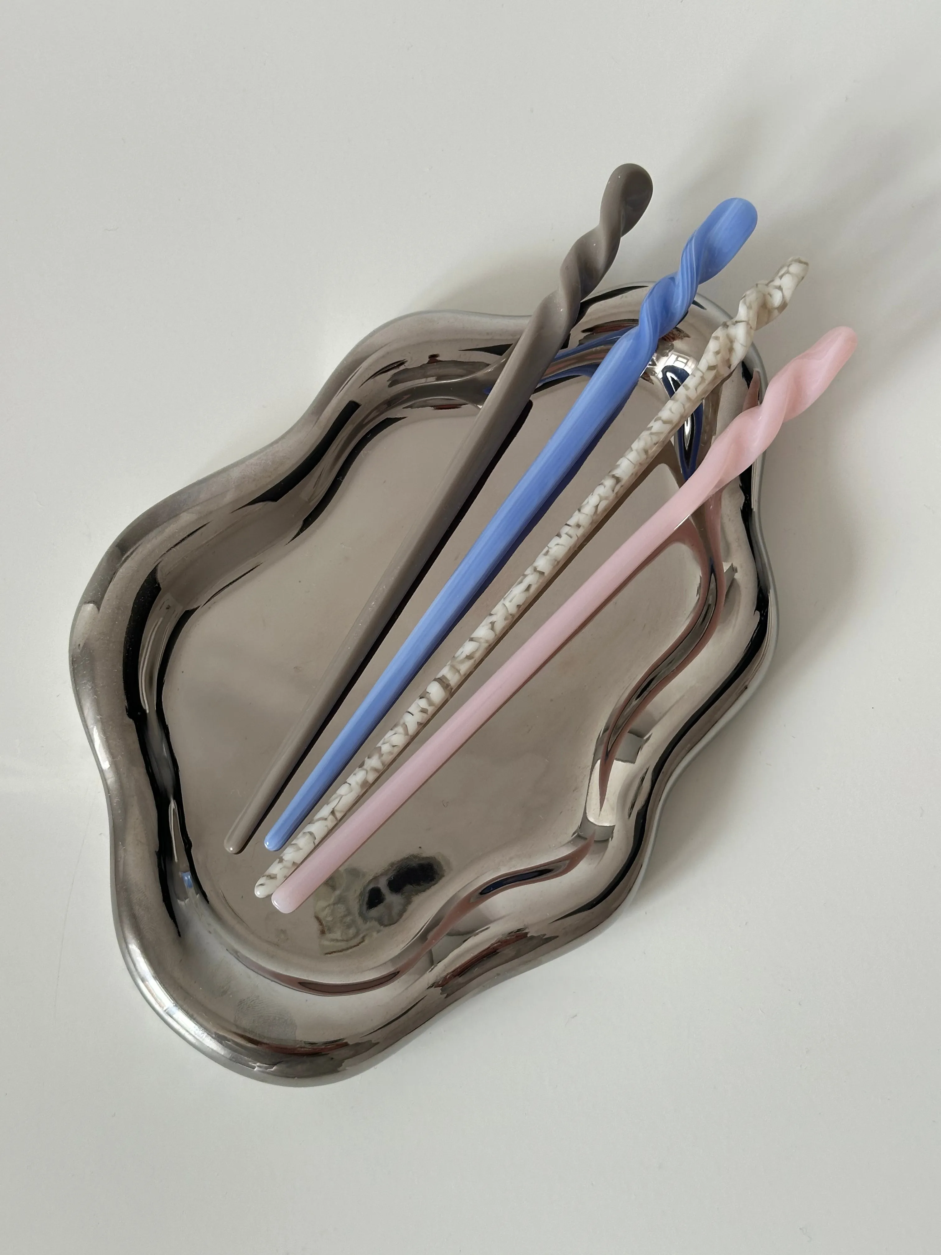 TWISTED HAIRPIN