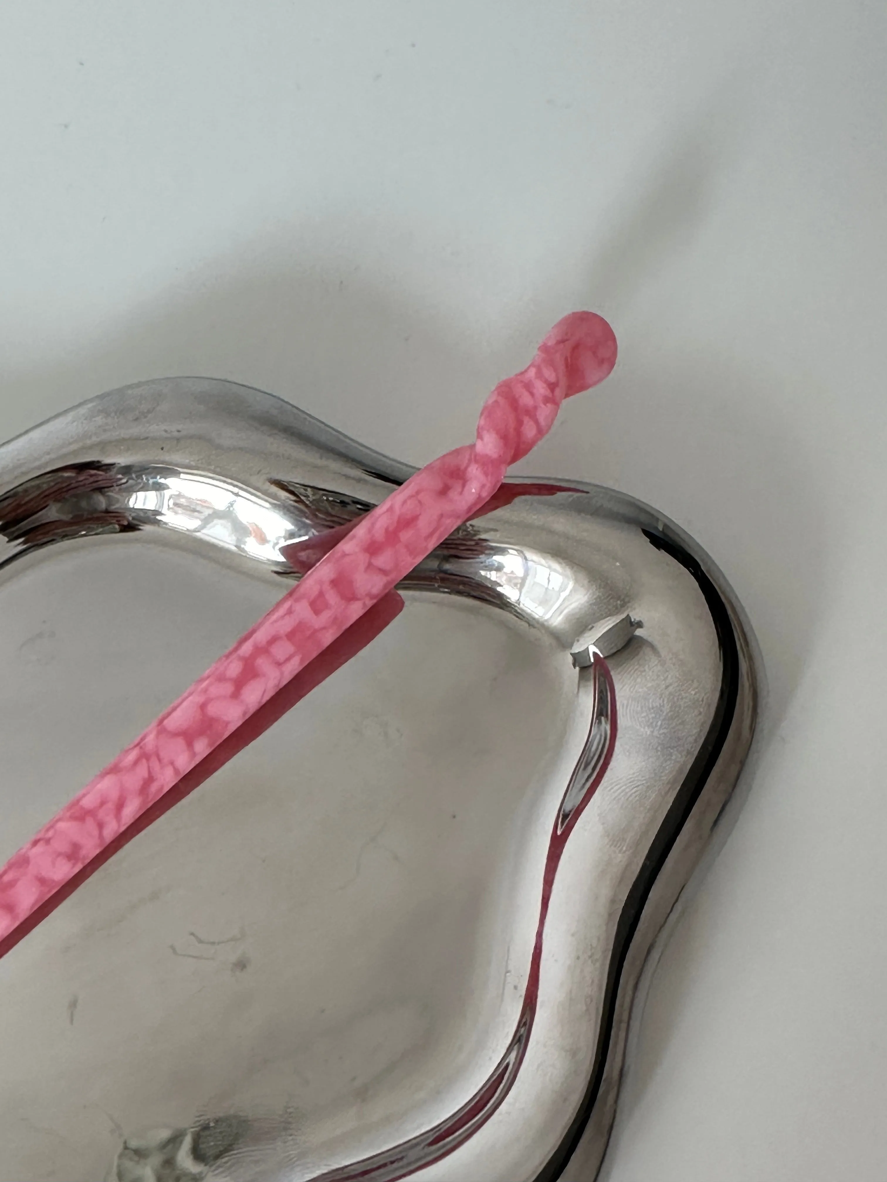 TWISTED HAIRPIN